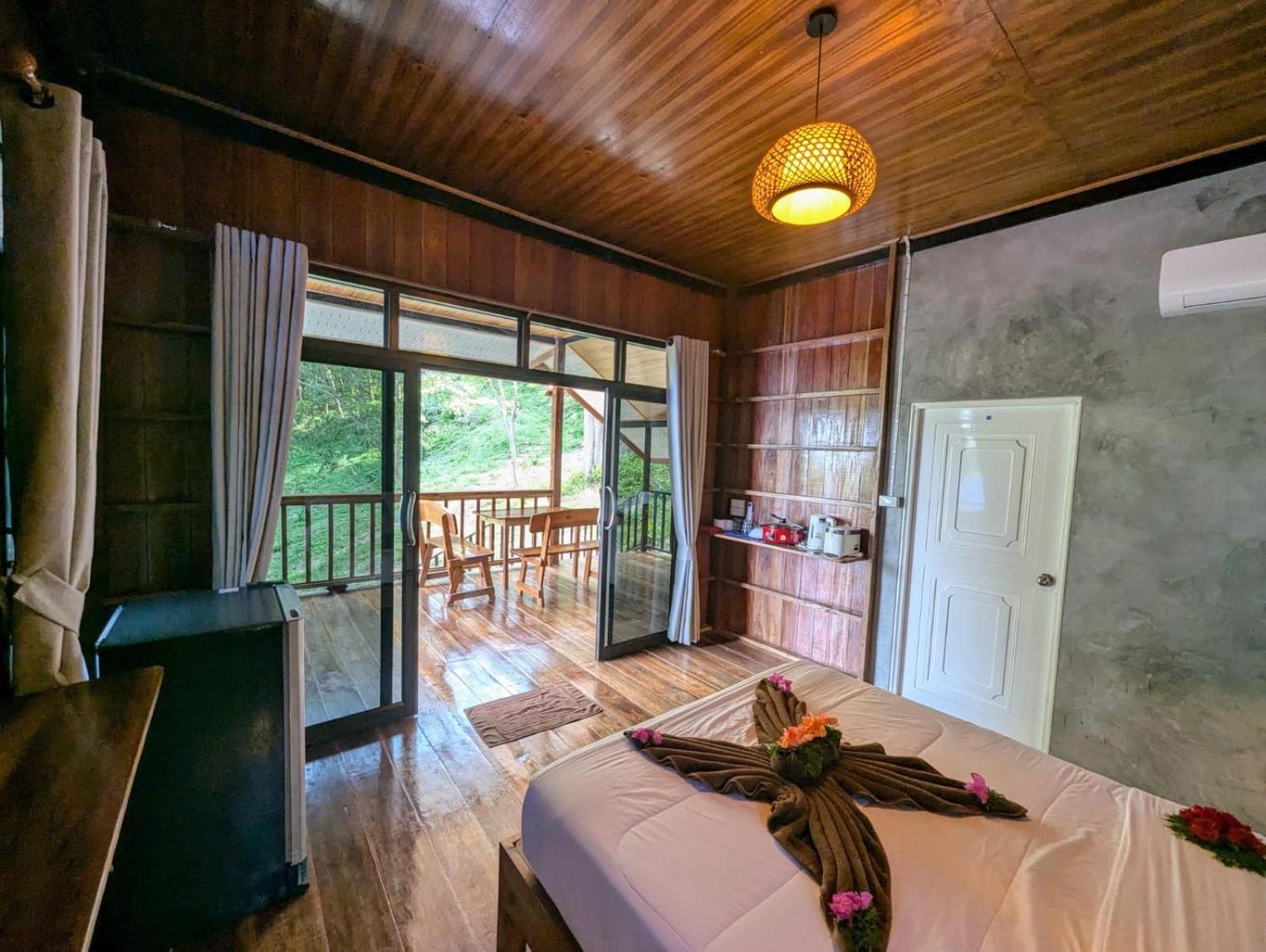 Koh Jum Serenity Resort Екстер'єр фото